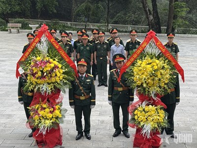 View - 	Đoàn công tác Tổng cục Hậu cần - Kỹ thuật hành quân về nguồn